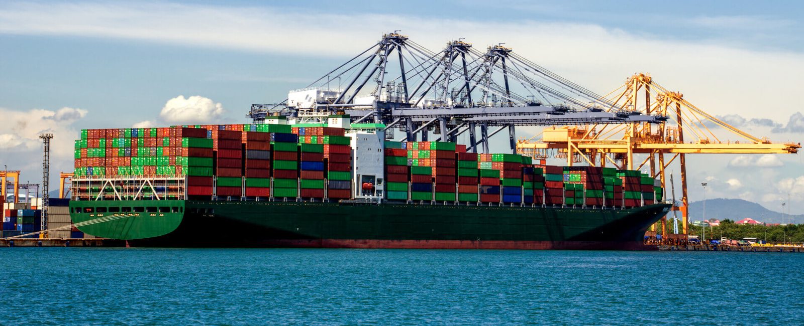 Container cargo being transferred for local commercial transportation in Sri Lanka